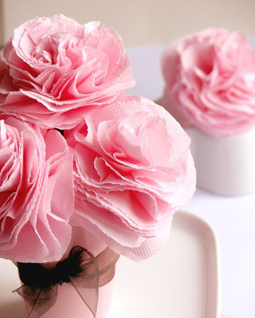 centrotavola di matrimonio con fiori di carta